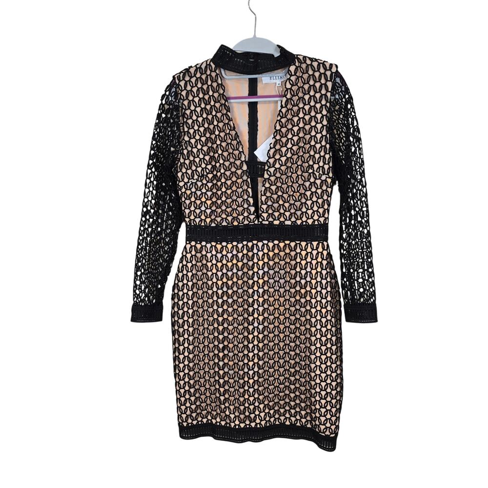 NEW NWT Women's Elliatt Black Crochet Revelation Dress Deep V-Neck | Medium - Picture 2 of 15
